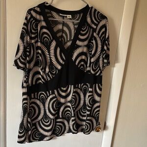 CATO Chic Black and Cream Geometric Blouse